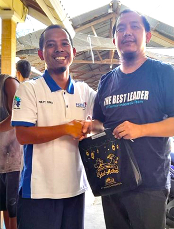 Food assistance activities by PT. SUMCO Indonesia