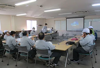 BCP訓練で本部が状況把握を行っている様子